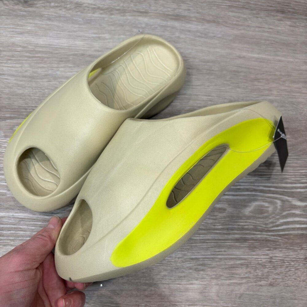 Amazon UNISEX Cloud Slides for Soft Comfy Cloud SlippersThick Sole NEW